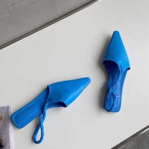 Sandaler designer sommaren högkvalitativ kvinnor toppskor glida sommar mode sandaler platt hala sandal bred toffel flip flip flop