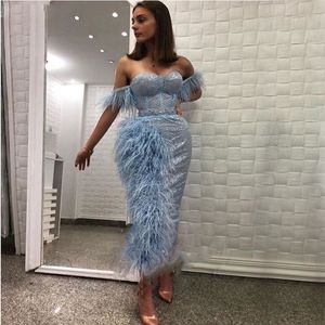 Dubai Sky Blue Evening Dress 2021 Off Shoulder Feathers Sheath Lace Luxury Arabiska Party Dresses Kvinnor Applique Robe de Soiree