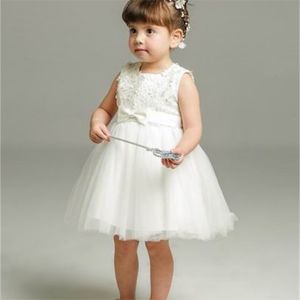 Baby Girl Chopening Gown Lovely Bow Dress Vit Lace First Birthday Evening Kid Kläder 0-2Y 6109BB 210610