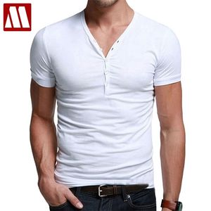 Erkekler Sıkı T-Shirt Yaz Pamuk Tees T Gömlek Adam Nedensel Destekler Slim Fit V Yaka Düğmesi Yaka Kısa Kollu Büyük Boy S-3XL 210317
