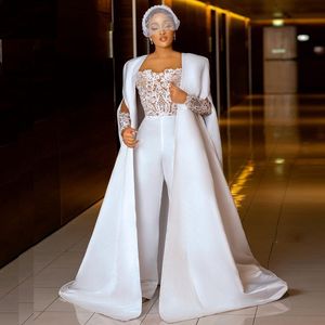 Jumpsuitklänningar med jacka ren nackspetsapplikationer outift brudklänning satin bröllopsklänning 2021 326 326