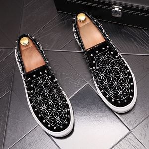 Mocassini autunnali Slip on Designer Rivets Stud Punk Style Scarpe moda uomo