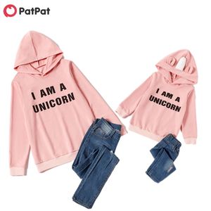 Spring and Autumn Unicorn Letter Print Pink Hoodies Sweatshirts for Mom Me 210528