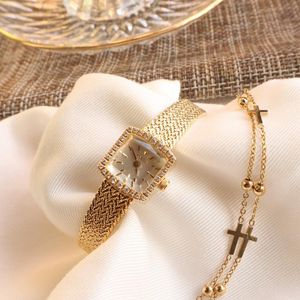 Armbandsur Kvinnor Guldklockor Mini Square Luxury Diamond Encrusted Wheat Ear Watch Dames High End Gifts