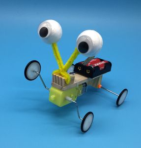 Vetenskap och teknik Små uppfinning Vetenskapsexperiment Elektrisk Modell Crawler Assembly Robot DIY Material Paket Partihandel