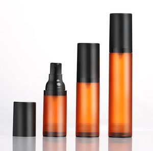 Bottiglia senz'aria marrone satinato Coperchio pompa nera Spruzzatore Toner Lozione Contenitore cosmetico 15 ml 30 ml 50 ml Strumenti per il trucco 100 pz/lotto SN3116