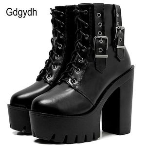 GDGYDH Bahar Sonbahar Siyah Ayak Bileği Çizmeler Kadınlar Için Gece Kulübü Yüksek Topuklu Ayakkabı Gotik Kemer Toka Korece Kalın Kısa Çizmeler Y0914