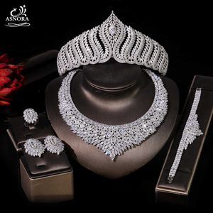 Luxury Bridal Wedding Ladies Necklace Cubic Zirconia Crown 4 Pieces Dubai Smycken Set Golden Wedding Anniversary Tillbehör H1022