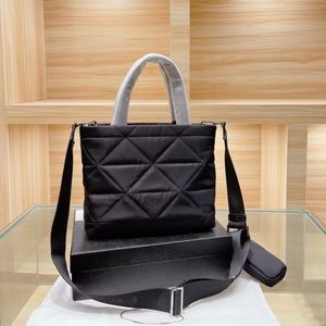 2021 nuova borsa a tracolla di design borsa da donna impermeabile in nylon di alta qualità borse a tracolla da donna alla moda due in uno