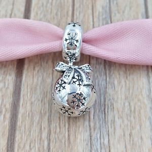 Pandora Charms dla biżuterii Dokonywanie 925 Sterling Silver Chain Koraliki Bransoletki Zestaw Bransoletka Pasuje Europejskie Christmas Boxes Naszyjnik Kobiety Mężczyźni Wisiorek Para 791410 R