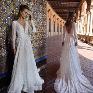 Strand En Linje Bröllopsklänningar Långärmade Bling Sequins Appliqued Lace Dot Bridal Gowns Gorgeous Noble Backless Robes de Mariée CG001