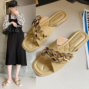 Schuhe Frau Hausschuhe Niet Low Rubber Flip Flops Slides Mode 2021 Sommer Hawaiian Luxus Stoff Basic Hoof Heels PU Rom