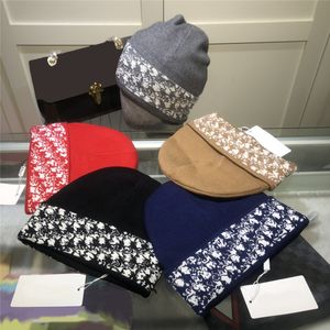Classic Letter Printed Cashmere Beanies Winter Warm Sport Outdoor Ski Skull Caps Men Women Knitted Cap Couple Wool Hat