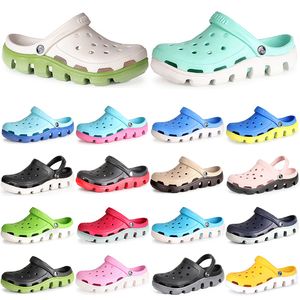 Fashion Hole Shoes Kvinnor Sommar Hem Tofflor Candy Color Garden Drifting Scenic Big-toed Sandals 2021 Ny strand Trendig andningsbar Tre Mäns plusstorlek