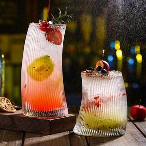 Bicchieri da vino in rete a forma di striscia di vetro rossa, tazza a vela, succhi creativi, cocktail