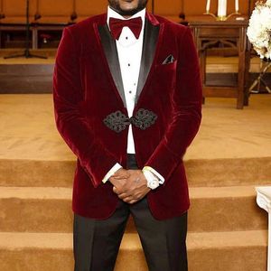 Formal Men Suits for Evening Prom Burgundy Velvet Jacket with Black Pants 2 Piece Wedding Tuxedo Male Fashion Costumes 2021 X0909