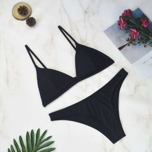 Thong Bikinis 2020 Kobiety Sexy Swimwear Kobiece Stroje kąpielowe Solidne Bikini Zestaw Czarny Brazylijski Biquini Kostium Kąpielowy Beachwear Y0820