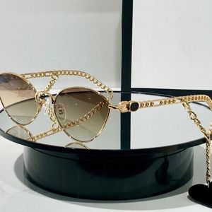 Óculos de sol Metal Frame Gato Olho Mulheres com Coração Em forma de encantos