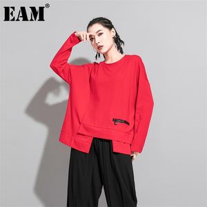 [EAM]女性赤不規則分割ジョイントビッグサイズTシャツラウンドネック長袖ファッション春秋1DA605 210720