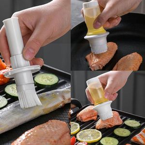 Accessori per strumenti Bottiglia di olio per griglia per barbecue in silicone con spazzole Strumento per resistere al barbecue Arrosto per imbastire la cucina M4E2