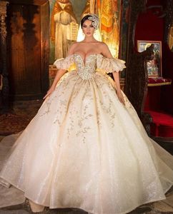 Plus Size Off Shoulder Wedding Dresses Appliques Sequins Bridal Gowns Short Sleeves Floor Length Robe de mariée Custom Made