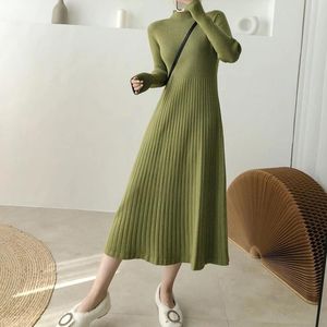 Abiti casual Elegante mezzo dolcevita caldo da donna Abito maglione a trapezio a maniche lunghe Vita sottile Abiti a metà polpaccio lavorati a maglia da donna