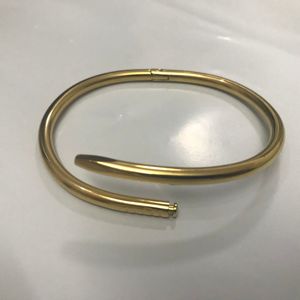 Titanyum Çelik Altın Charm Vida Tırnak Bilezik Lüks Tasarımcı Bileklik Pulsera Kol Bandı Erkek Ve Kadınlar Için Düğün Çiftler Severler Hediye Gümüş Manşet Bilezikler Takı