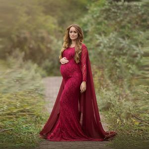 Zdjęcie z długiego rękawu w ciąży w ciąży z elegancką szyfonową sukienką 1123 po zmywaniu podłogi