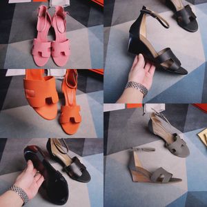 2021 Spring / Summer Designer Damskie Stok Sandały Heel Classic Multi Color Skórzane Bankiet Party Plaża Otwórz Toe Buty 7 cm Wysokość rozmiar 35-41