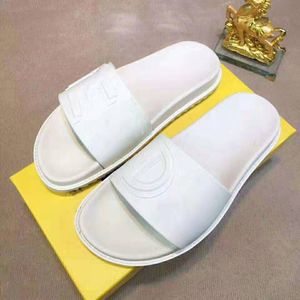 2021 Ny Slipper Gear Bottoms Mens Striped Sandals Causal Non-Slip Summer Huaraches Tofflor Flip Flops Slipper Bästa kvalitet