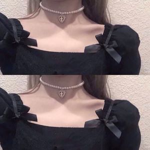 Punk gotisk hajuku pärla kedja ihålig hjärtformad hängande retro pärla kors choker halsband mode smycken för kvinnor tjejer