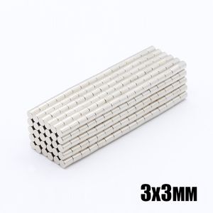 100 Stück N35 Rundmagnete 3 x 3 mm Neodym Permanent NdFeB Starker, leistungsstarker magnetischer Mini-Kleinmagnet