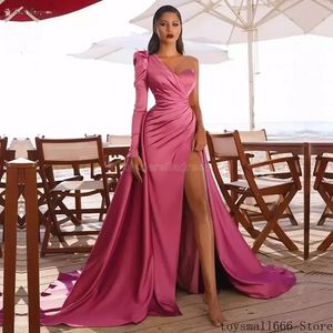 2022 Rose Pink Pleat Satin Sexy One Shoulder Evening Dresses A Line High Split For Women Party Night Celebrity Prom Gowns sxm10