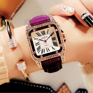 Vintage Female Watch Strass -Stone Modestudent Quarz Uhr Watches Real Leder Belt Square Diamond Inset Mineralglas Frauen Armbanduhren neuester Stil