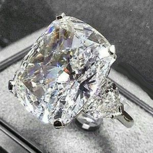 Statement Ring 925 Sterling Silver Cushion Cut 8ct Diamond Engagement Bröllop Band Ringar för Kvinnor Party Finger Smycken 24 R2