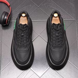 Designer di lusso Abito da sposa da uomo nero Scarpe da festa Primavera Autunno Uomo Mocassini casual high-top Fashion Lace Up Vulcanized Casual Outdoor Walking Sneakers