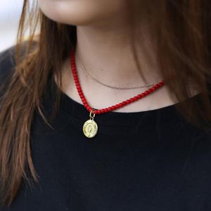 Hängsmycke Halsband Runda Guld Färg Brev Choker Halsband För Kvinnor 4mm Mode Röd Korall Beaded Längd Justerbar LDN188A