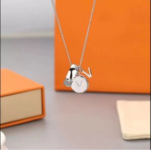 Luxurys Pendant Necklace Luxury Design Removable Necklace Gift Classic Womens Mens Fashion Designer Jewelry with ring good nice