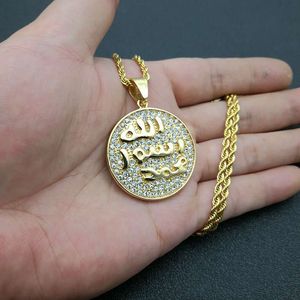 Hip Hop Iced Out Bling Letras de Aço Inoxidável Pingente de Aço Inoxidável Islã Muçulmano Muslim Forma Redonda Colar de Jóias de Ouro Árabe