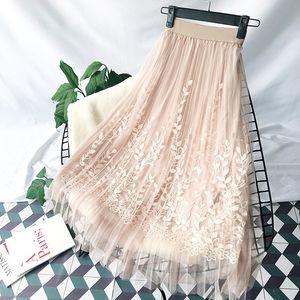 Bordado Floral A-Linha Tutu Lace Malha Saia Mulheres Elegante Tule Longo Saia Plissada Mulheres Midi Saia Verão Venda Quente 210309