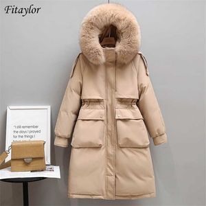 Fitaylorの冬の女性ロングジャケット大きい自然の毛皮の襟フード付きパーカー90％ホワイトアヒルダウンコート厚さスノーウォームアウトウェア211007