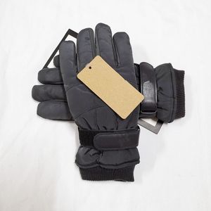 Uggslie Glove الفاخرة المقاومة للرياح دافئة أعلى جودة عالية الجودة قفازات القفازات METENS مصمم أزياء دافئ رجال في الهواء الطلق قفازات التزلج على الماء 3 لون