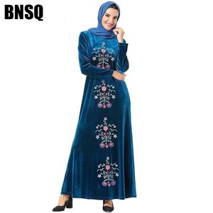 9138 Moda Arap Büyük Kadın Altın Kadife Işlemeli Uzun Kollu Günlük Elbise (Başörtüsü Hariç)