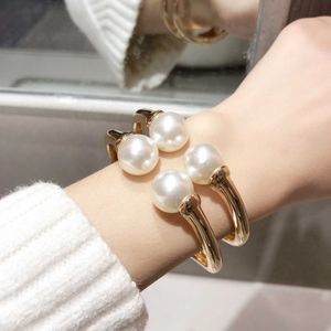 Huanzhi 2020 New Elegant Exaggeration Double Layer Large Pearl Elastic Bracelet for Women Sweater Accessories Party Hot Jewelry Q0719