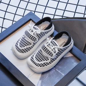 Kids Sneaker Wiosna Dzieci Płótno Buty Chłopcy Dziewczęta Niepoślizgowe Buty do biegania Miękkie Doto Płótno Casual Sport Sneakers G1025