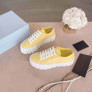 wholesale fashion rubber platform inspired women shoes by motocross tires defines design of these nylon gabardine sneakers. triangle decorate50 mm size 35-40