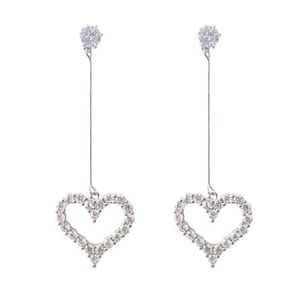 Orecchini pendenti lunghi in lega placcata argento con cuore di cristallo semplice Gioielli per decorazioni per club per feste per le donne Compleanno di matrimonio per ragazza