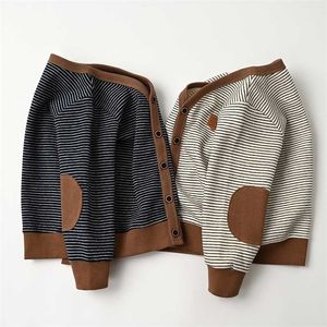 Dzieci dzianiny Cardigan Wiosna Jesień Chłopcy Swetry V-Neck Paski Dzieci Dziewiarskie Kurtka sweter BB180 211201