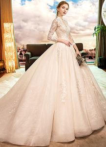 2021 Women Vintage A-line V-neck Wedding Dresses Long Backless Lace Puffy Bridal Gowns Sweep Train Plus Size 3 4 Long Sleeves282H