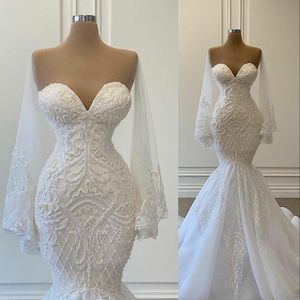 2021 Elegant sjöjungfru bröllopsklänningar Brudklänningar Kristallpärlor Pärlor Sweetheart Lace Appliques Broderi Nigerian Arabisk äktenskapsklänning Robe de Marie